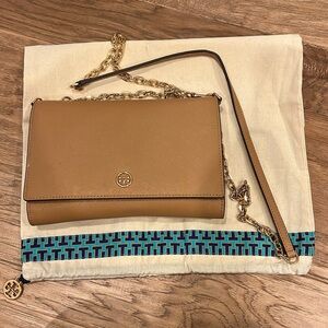 Tori Burch Robinson Chain Wallet